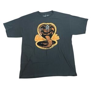 Cobra Kai Karate Kid Pop Culture Graphic Short Sleeve T-shirt Mens Size XL NWT